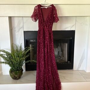 Elegant Burgundy Maxi Dress